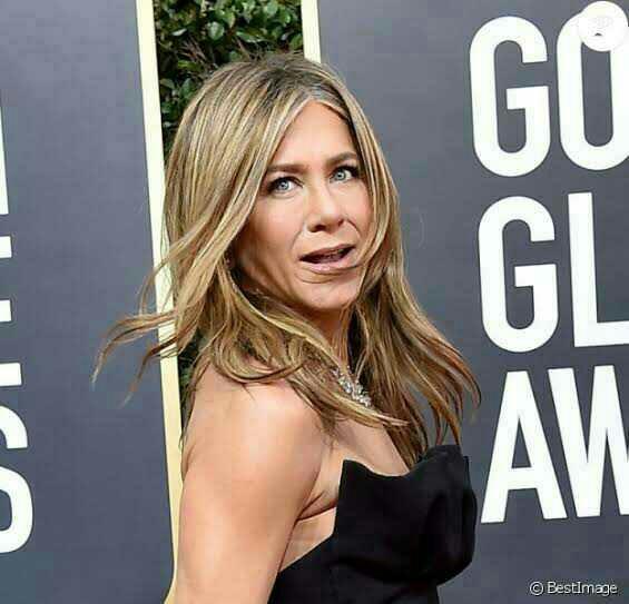 Who is hotter and more attractive? Kate Beckinsale or Jennifer Aniston?
