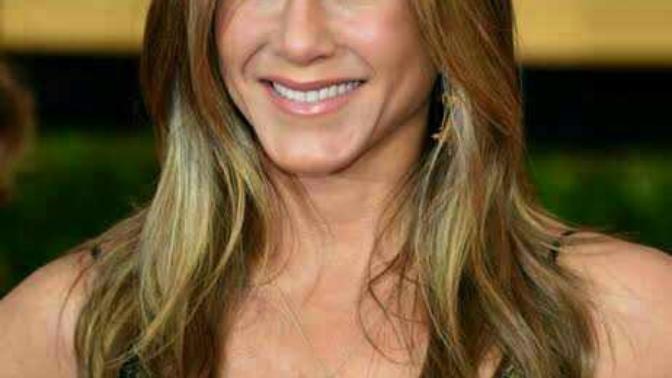 Who is hotter and more attractive? Kate Beckinsale or Jennifer Aniston?