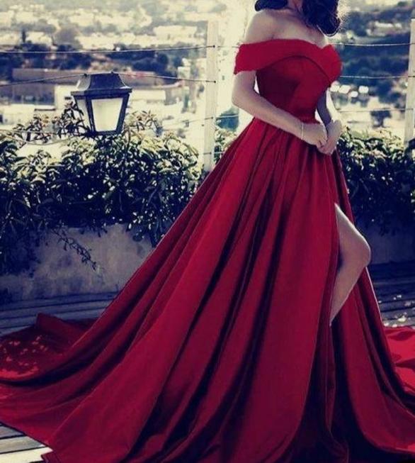 Which dress is the hottest ?