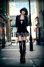 Which type of alternative girl is better?