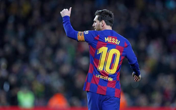 Soccer (or Football) fans: who’s your favorite player of all time?