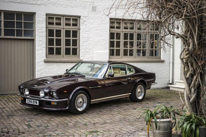 Out of these 7 Famous Celebrities cars, Which one is your favorite?