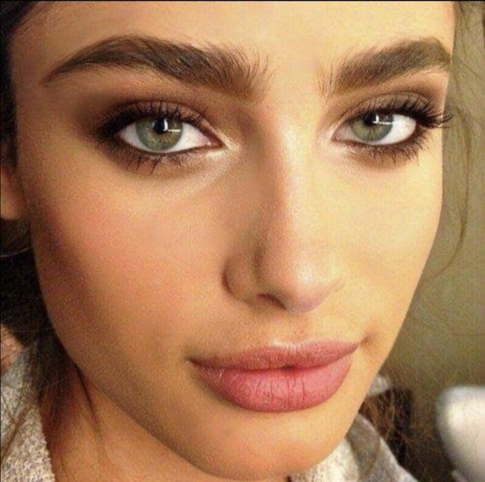 Y’all think Taylor Hill is pretty?