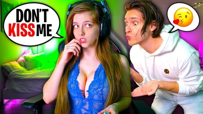 CREDITS: Support YouTube Streamers