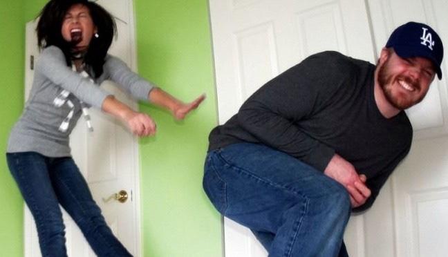Should couples be comfortable farting in front of eachother?