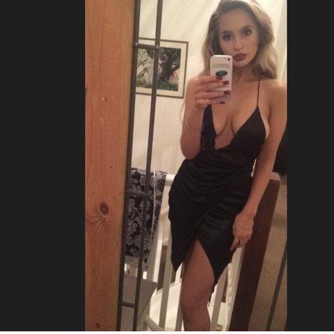 What dress should I wear with black heels?