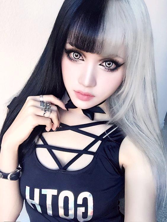 Do you like the “goth” girl style?