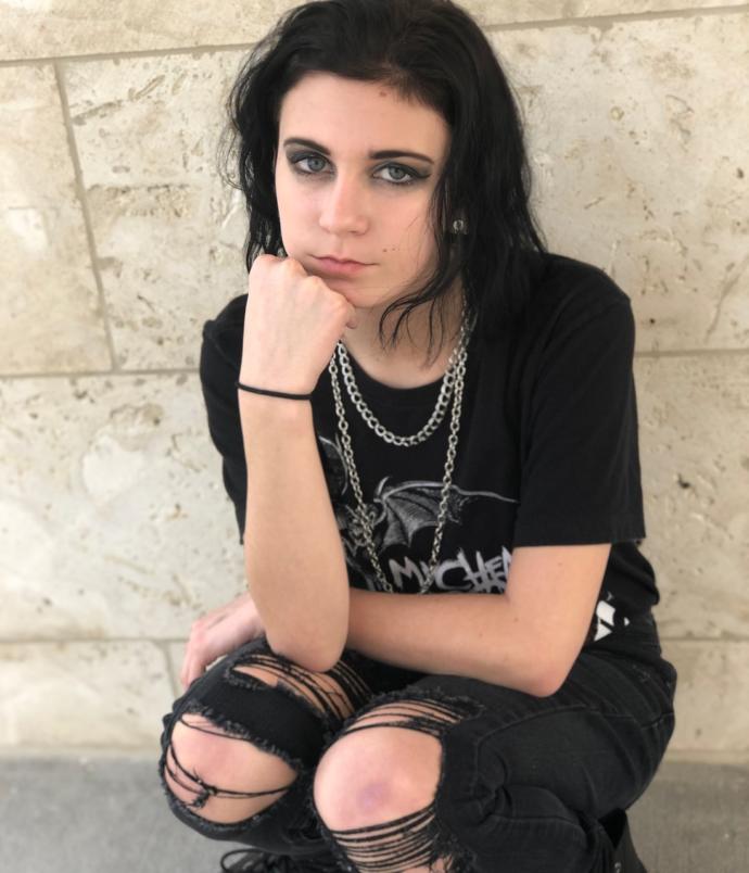Do you like the “goth” girl style?
