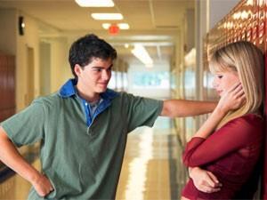 Should You Only Approach Women If They Give You Signs Beforehand?