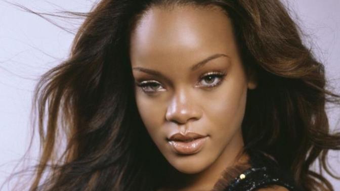 How can I stop feeling so insecure about my forehead?