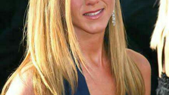 Who is hotter and more attractive? Jennifer Aniston or Megan Fox?
