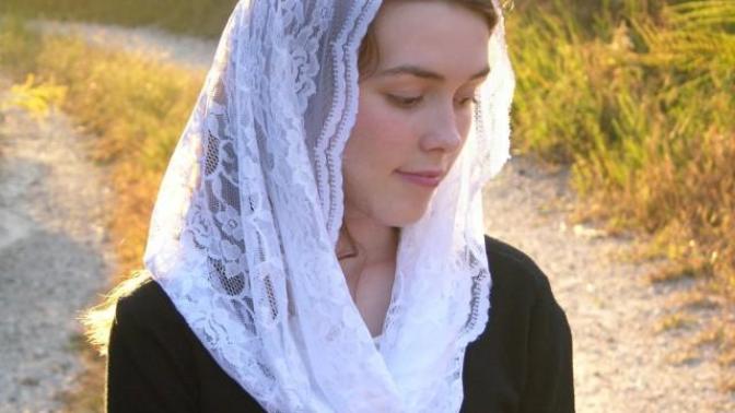 Do you think Christian women should have long hair? Should she cover her hair?