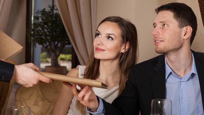 Is it wrong for a woman to prefer the guy paying for the first date?
