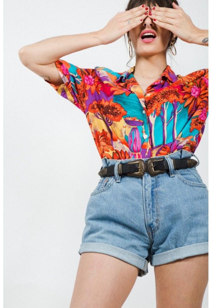 it is supposed to look this oversized by the way