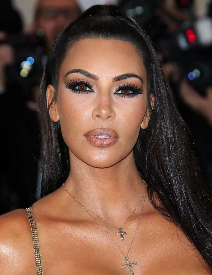 True or false - Men are lying when they prefer women without or less makeup?