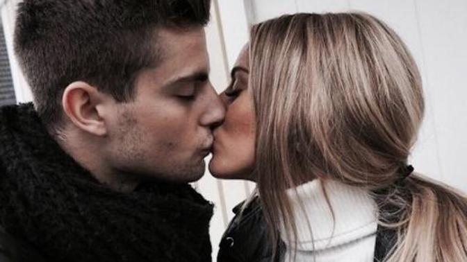 How does getting closer to your girlfriend at the first date make you feel about her?