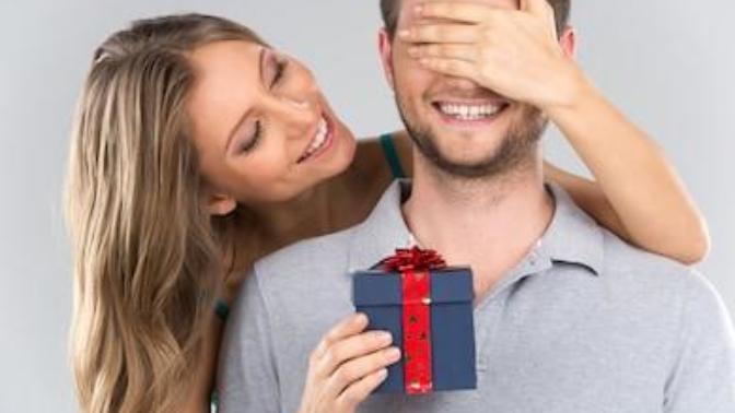 What's a good small gift for a second or third date?