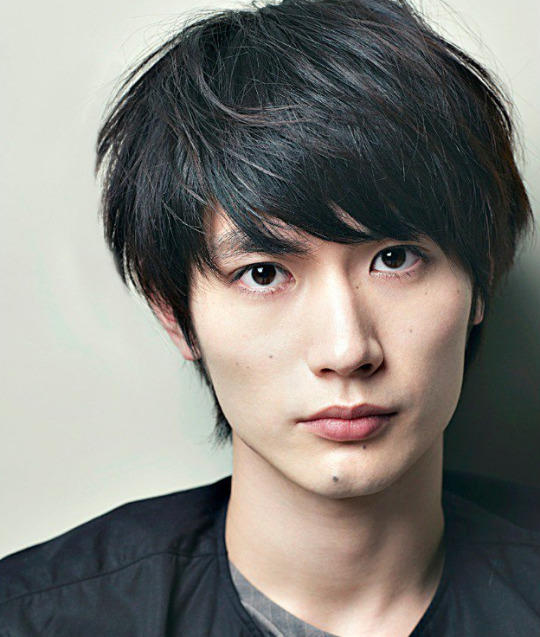 Girls, Who do you think is more attractive light skinned East Asian men or darker skinned Southeast Asian men? And can u also provide your race?