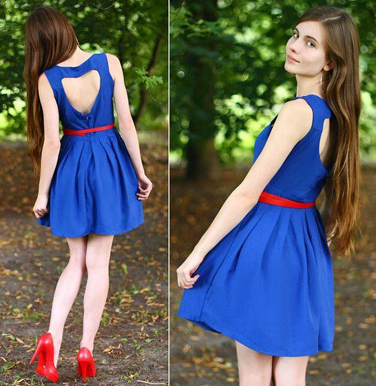 Which blue dress with red heels combination is more fashionable?