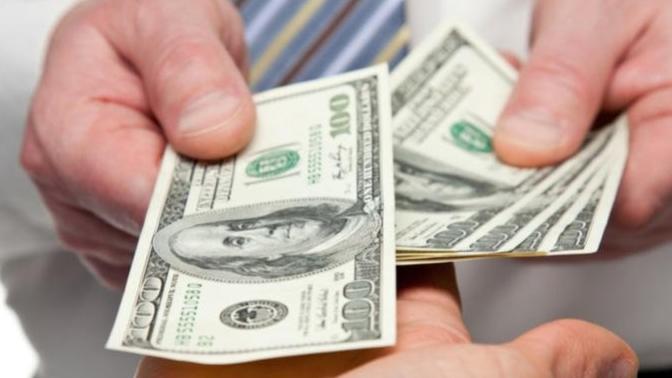 Would You Rather Someone Hand You $400 CASH A Week For Life Or Have Someone Hand You A Million Dollar Check & Have A 50/50 Chance It’s Real?