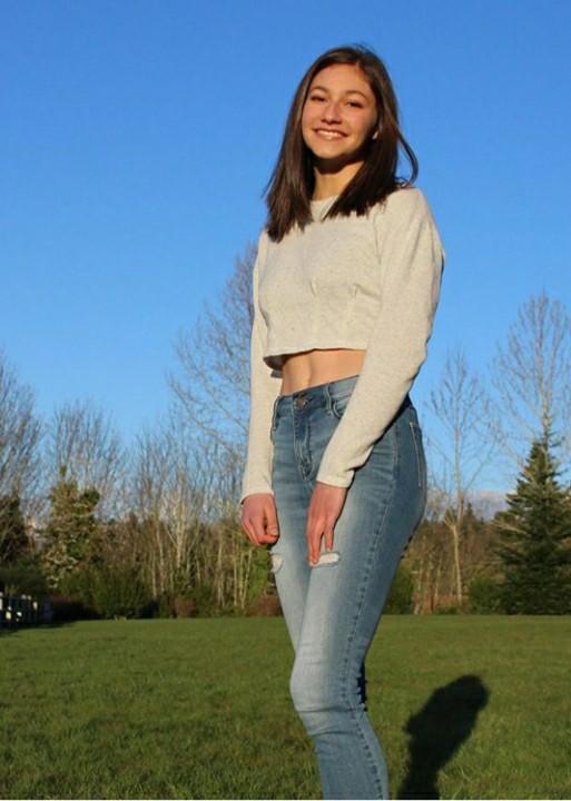 Which girl do you find more attractive and why?