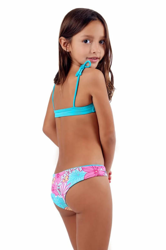 Should girls be allowed to wear bikinis or do you think it is inappropriate?