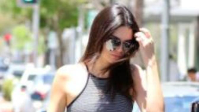 Is wearing only a sports bra and leggings trashy/slutty?