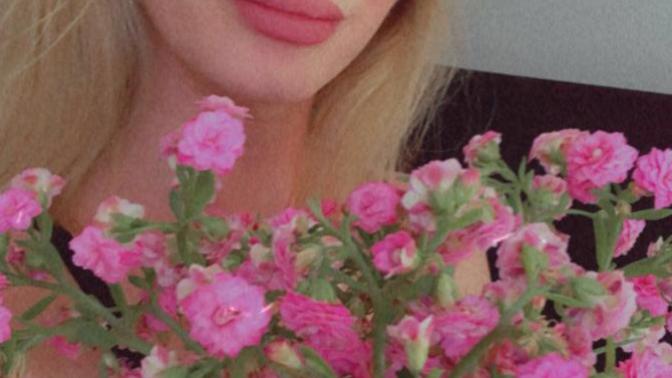 Are those pictures weird to post on social media? ?