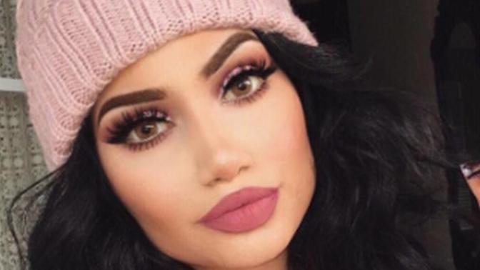 Which lipstick color is better for a first date?