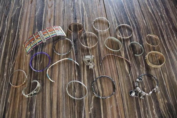 Another auction unsearched jewelry?