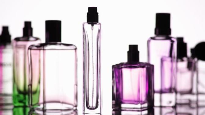 Girls, what perfume do you recommend? How do you know one will smell ok when you can't test them?