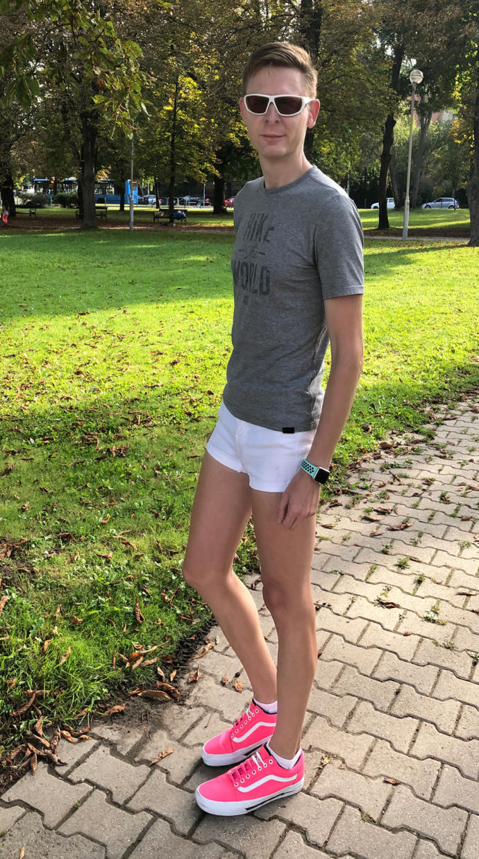 Should short shorts be reserved for women?