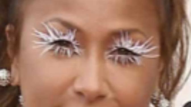 Do guys like fake eyelashes like these?