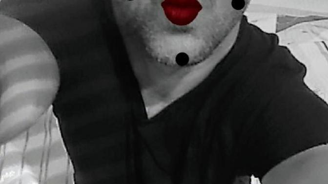 Girls, How do I look? Does my lipstick look good?