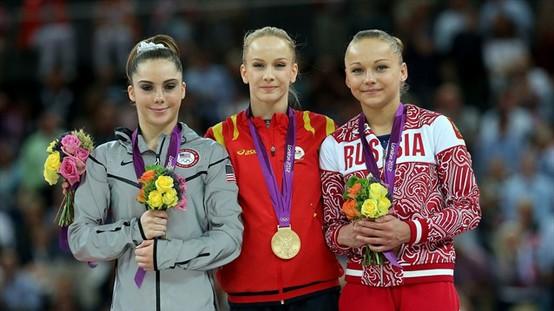 (ROMANIA) SANDRA IZBASA