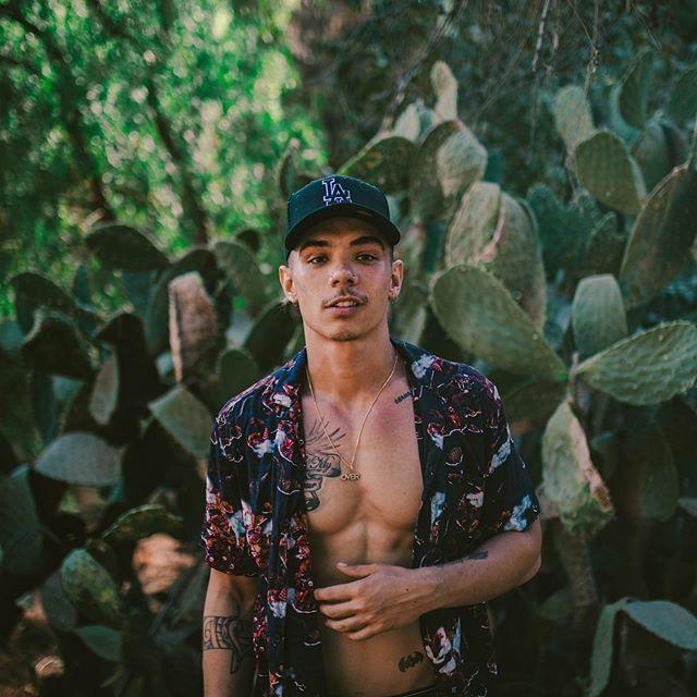 Post a pic of how you like your/man’s facial and body hair?