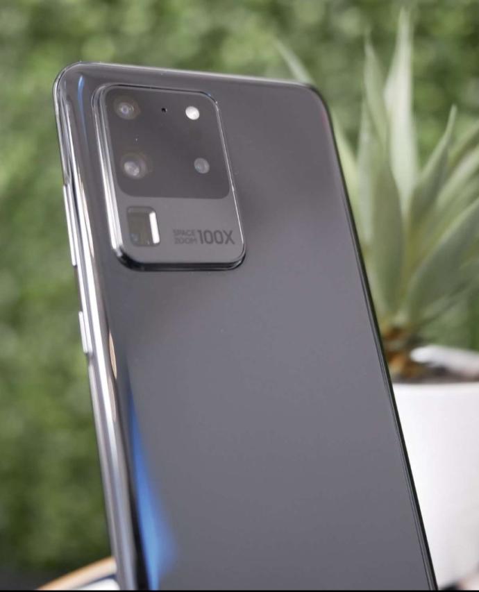 Samsung fans, do you think Samsung has improved the look of the camera on the Note20 Ultra when compared to the S20 Ultra?
