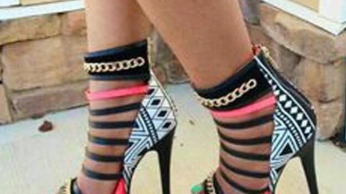 Are these heels better with or without pink as a used color for them?