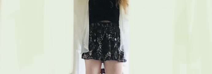 I’m guessing the answer is NO but I’ll try anyhow As I already have pics: Does this chiffon -whatever it is-help mitigate the shortness of the skirt?