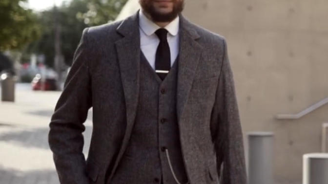 Girls, what would you think about a guy who wore an old fashion (late 1800s early 1900s) suit with old style hat and a pocket watch?