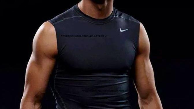 If a guy has good muscles, do you think he'll attract more ladies wearing clothes that show those muscles or in a suit?
