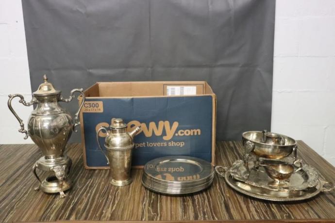 Another auction more Jewelry and silver besties?