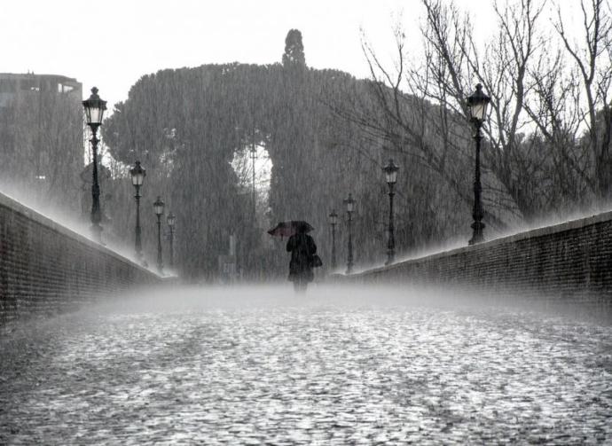 In what ways do you think men and women experience love and heartbreak differently?