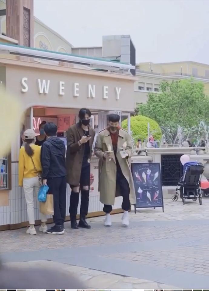 Do you think it’s ok to secretly take photos/film your crush in public?