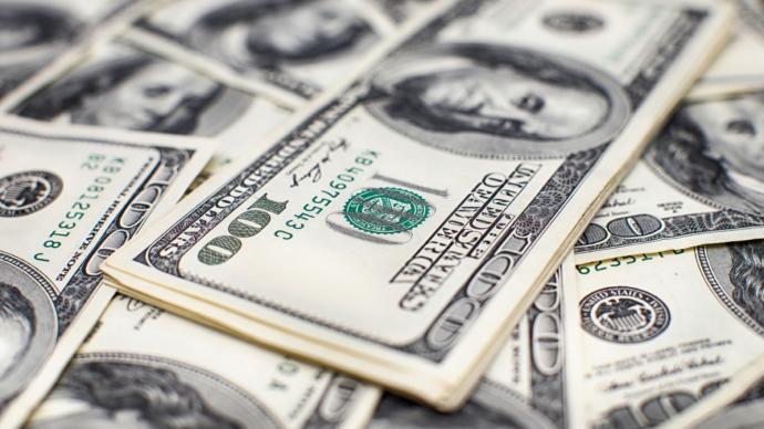 Heres a test - build a sentence containing these 2 words women and money. Whats your sentence?