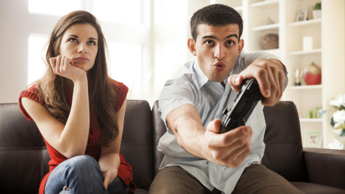 Whats something you’re not too fond of a potential partner having/doing but almost all seem to do it now?