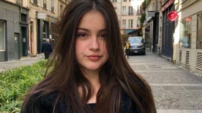 My sister gets approached by other women all the time. What should she do avoid it?