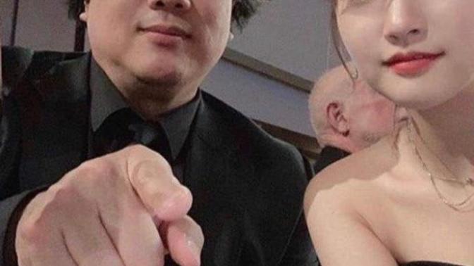 What does it mean if a guy is a simp?