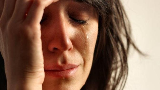 My girlfriend is a recovering anorexic, how can I help her deal with the pain?