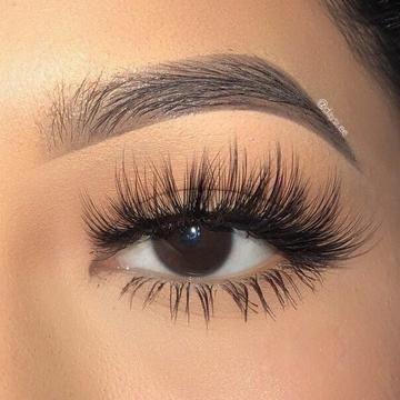Which eye makeup do you find more attractive?
